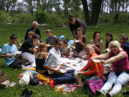 Фото 4.акції “Туристичний похід” width=